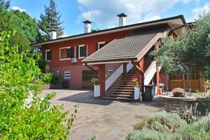 Villa indipendente con vigneto