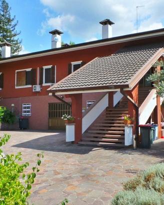 Villa indipendente con vigneto