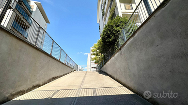 Ampio Box Milano - Zona Bonola