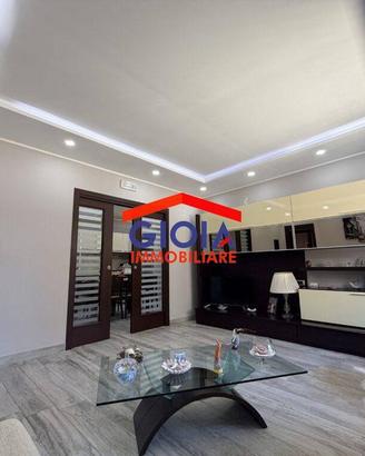 Appartamento di 110 m² con 3 locali e box auto a M