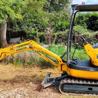 Miniescavatore KOMATSU PC15R-8 del 2005 - 3100 ore