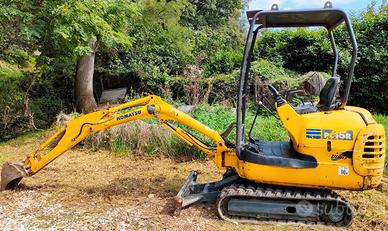 Miniescavatore KOMATSU PC15R-8 del 2005 - 3100 ore