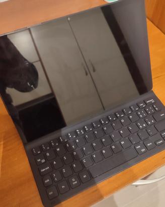 Samsung Tablet S8 con tastiera e custodia 