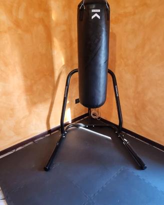 Sacco da Box Outshock 32KG con supporto