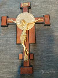Crocefisso in legno e metallo