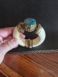 Bracciali in osso, pietra e ottone