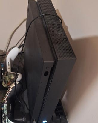 xbox one  x 1TB
