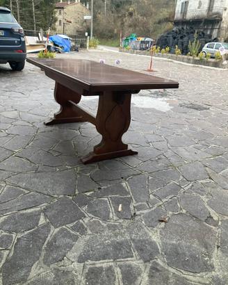 Tavolo color noce