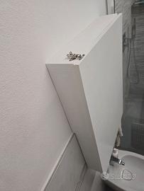 Fasciatoio da muro artigianale in legno bianco
