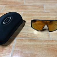 Oakley sutro