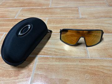 Oakley sutro