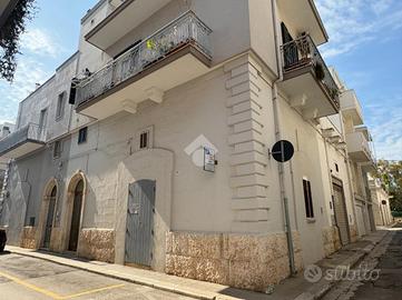 CASA INDIPENDENTE A POLIGNANO A MARE