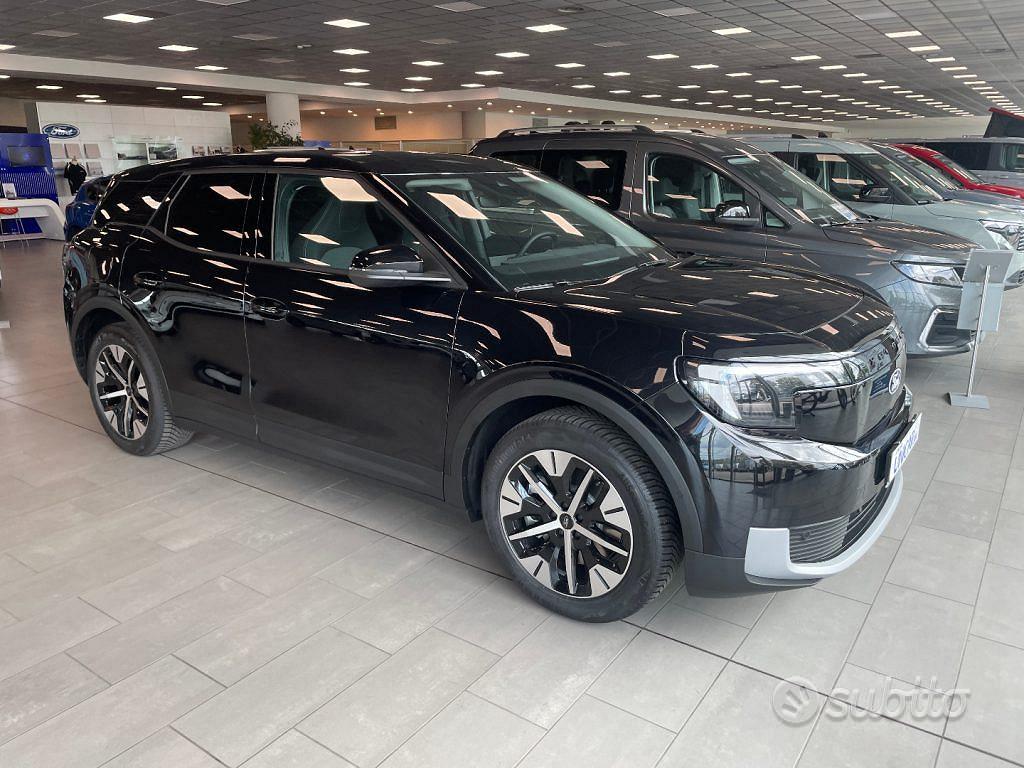 Ford Explorer 2024 photo 2