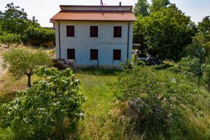 Casale nella campagna MARCHIGIANA