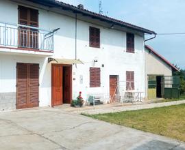 Colline di Refrancore: casa su tre lati