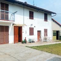 Colline di Refrancore: casa su tre lati
