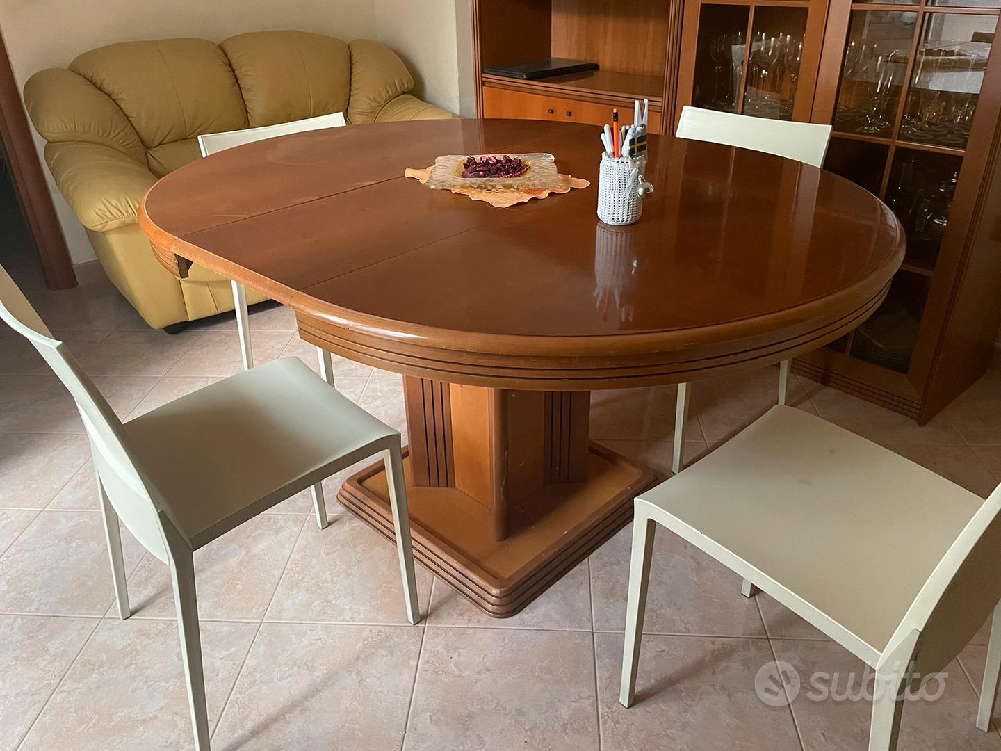 Tavolo in legno da 6 posti - Arredamento e Casalinghi In vendita a Lecce