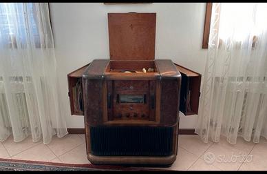 Radio giradischi d'epoca 