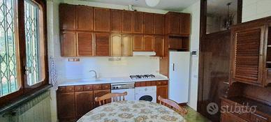 Cucina completa in noce