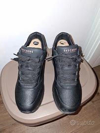 Skechers nere