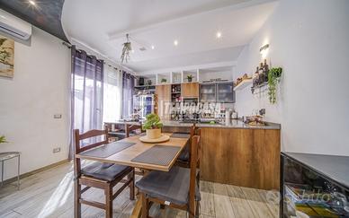 GALLARATE - VILLA BIFAMILIARE CON LOCALE COMMERCIA