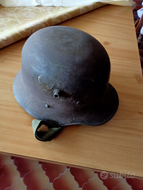 Elmetto Tedesco e Taniche