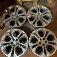 Cerchi in lega land rover