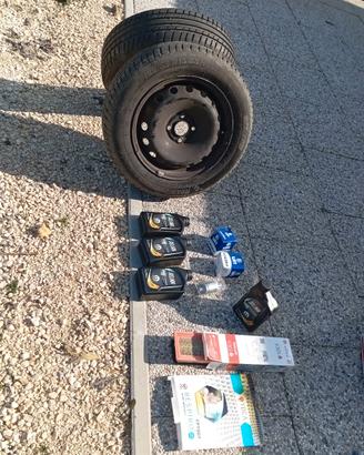 2 gomme 185/65 R15 su cerchioni +tagliando GPL