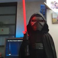 Costume e spada laser di Kylo Ren per bambino