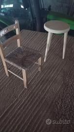 piccola sedia e piccolo sgabello 