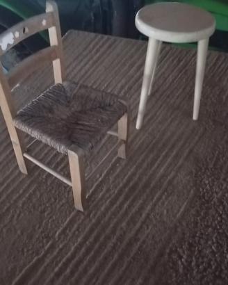 piccola sedia e piccolo sgabello 