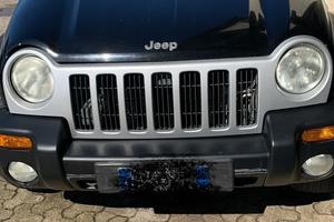 Jeep Cherokee 2.5 CRD 4x4 - Anno 2004