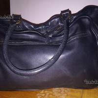 Borsa artigianale in pelle nera
