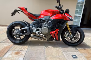 DUCATI STREETFIGHTER V4s 2025