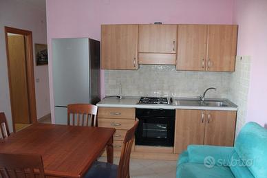 Trilocale Vieste vicino al mare-centro. Parcheggio