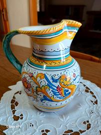 brocca o caraffa in ceramica maiolica