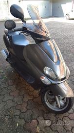 Scooter Majestic 180