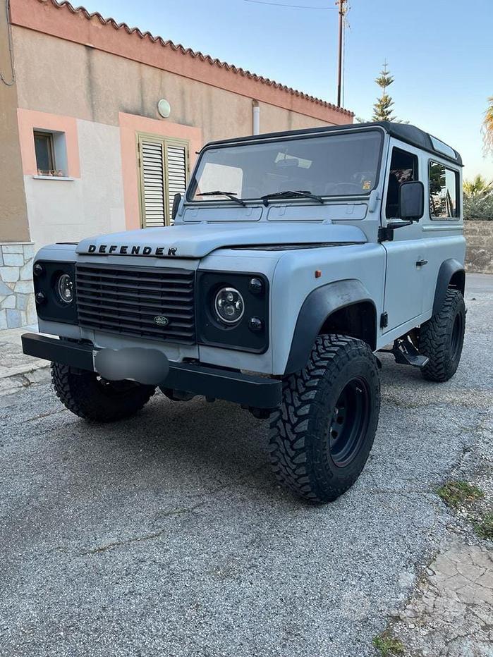 Land Rover Defender