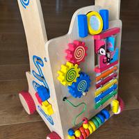 Carrello primi passi in legno con giochi