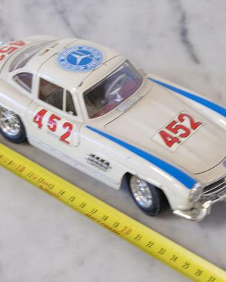 Mercedes-Benz 300 SL Gullwing Bburago 1:18
