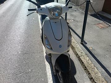 Piaggio fly 125