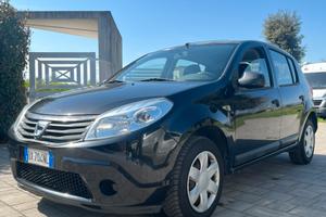 Dacia sandero GPL leggermente trattabile