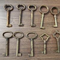 10 chiavi in ottone per collezionisti