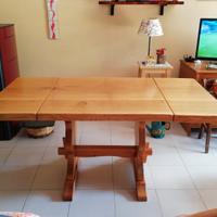 tavolo in legno massello all'ungabile 