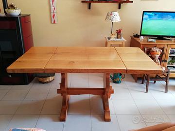 tavolo in legno massello all'ungabile 