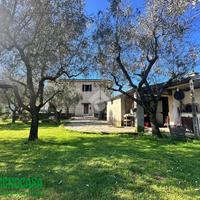 CASA SEMINDIPENDENTE A CASTELNUOVO MAGRA