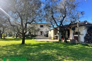 CASA SEMINDIPENDENTE A CASTELNUOVO MAGRA
