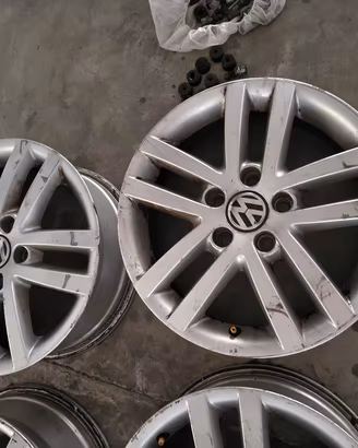 cerchi in lega 16 pollici Volkswagen 