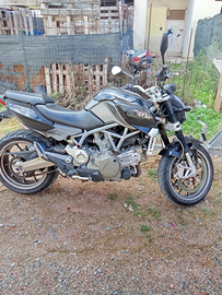 Aprilia Manara 850