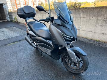 X-max 300